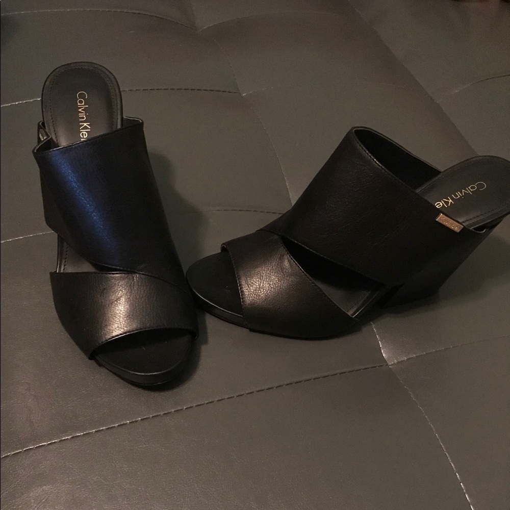 Calvin Klein block mules